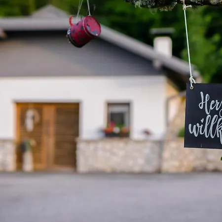 Naradhube Wolte * Apriach