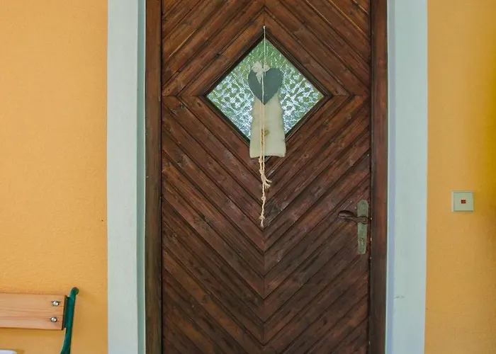 Naradhube Wolte * Apriach